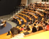 amphi-eleves-ingenieurs-parrain-laurent-blime