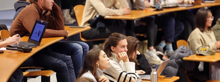 eleves-ingenieurs-amphi